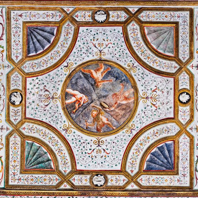 Galleria dei Mesi: quarta volta da est