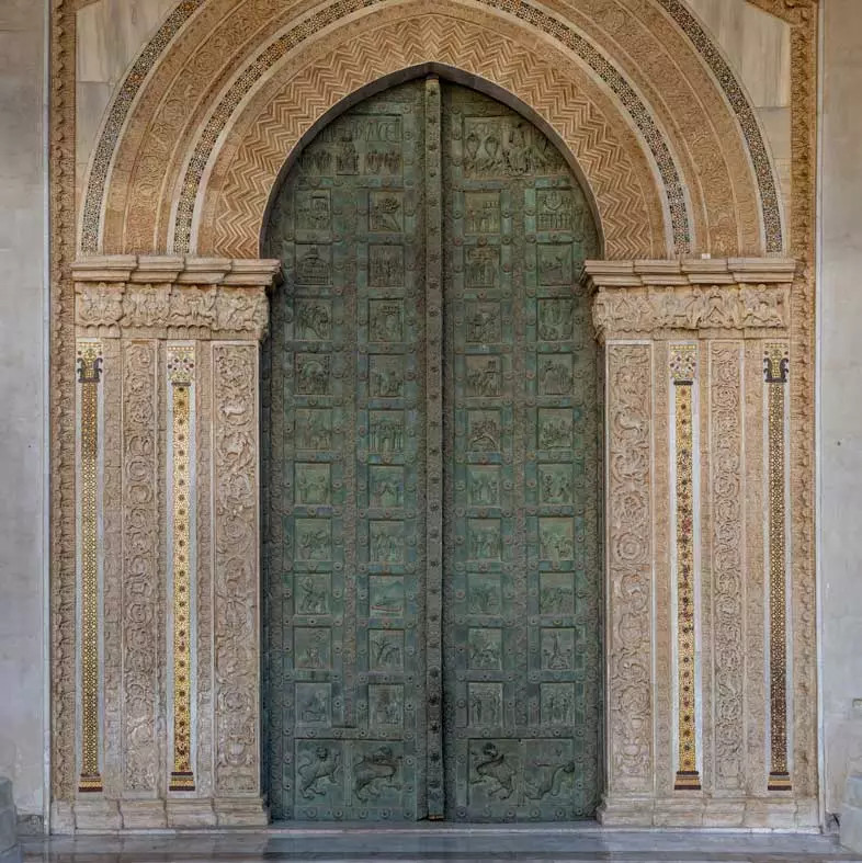 <span>Gigapixel ART</span> <br> La porta bronzea di Bonanno di Pisa del Duomo di Monreale